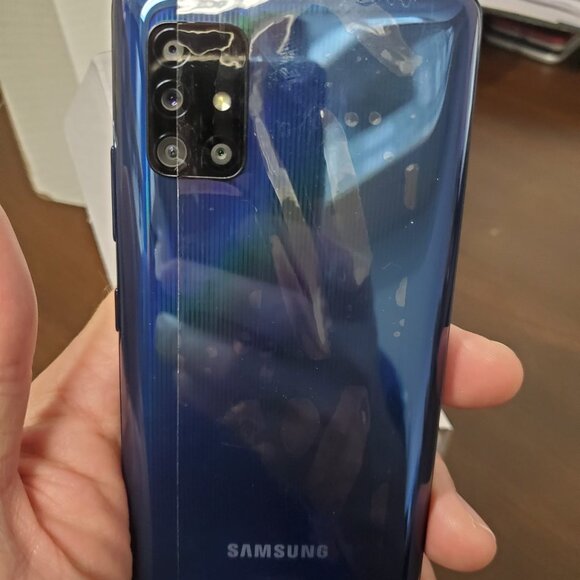 Samsung Galaxy A51 128GB, Unlocked. Like new condition ! - Picture 4 of 7